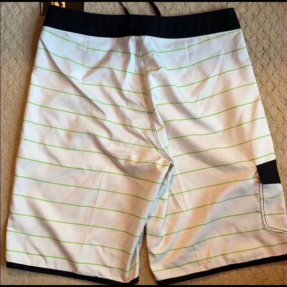 NWT Billabong Cargo Boardshorts, 34 - Picture 3 of 3